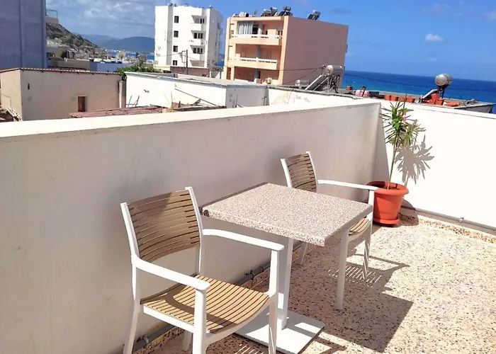 3Rd Floor Apartment In Town With Sea View