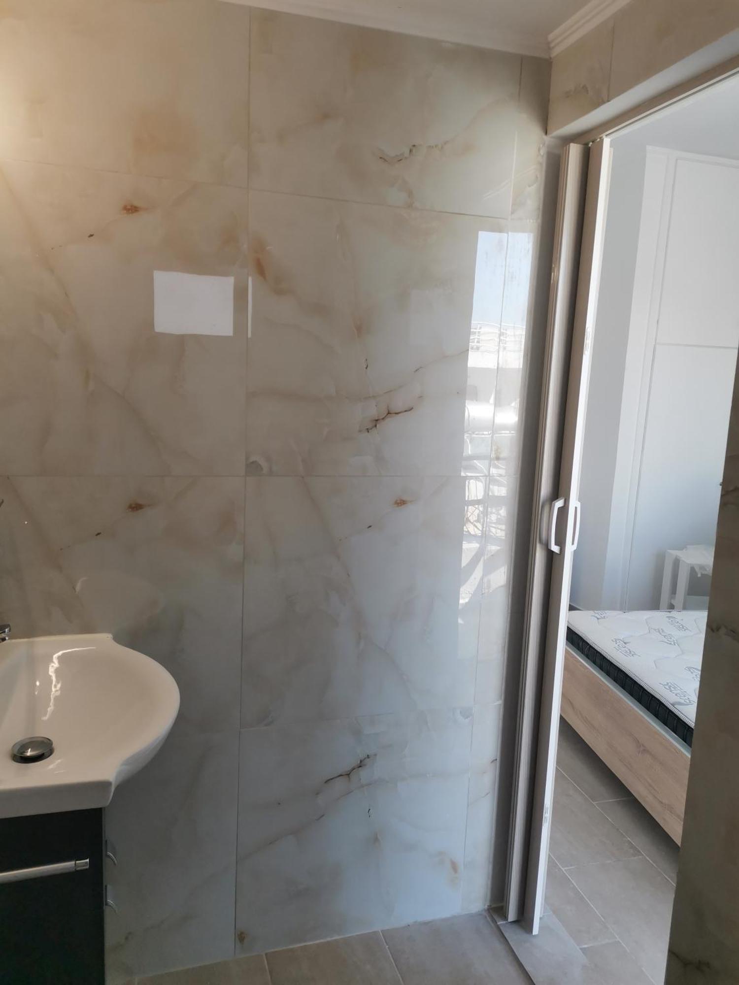 3rd Floor In Town With Sea View Apartment *