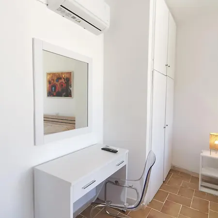 3Rd Floor Apartment In Town With Sea View Rhodes City Exterior photo