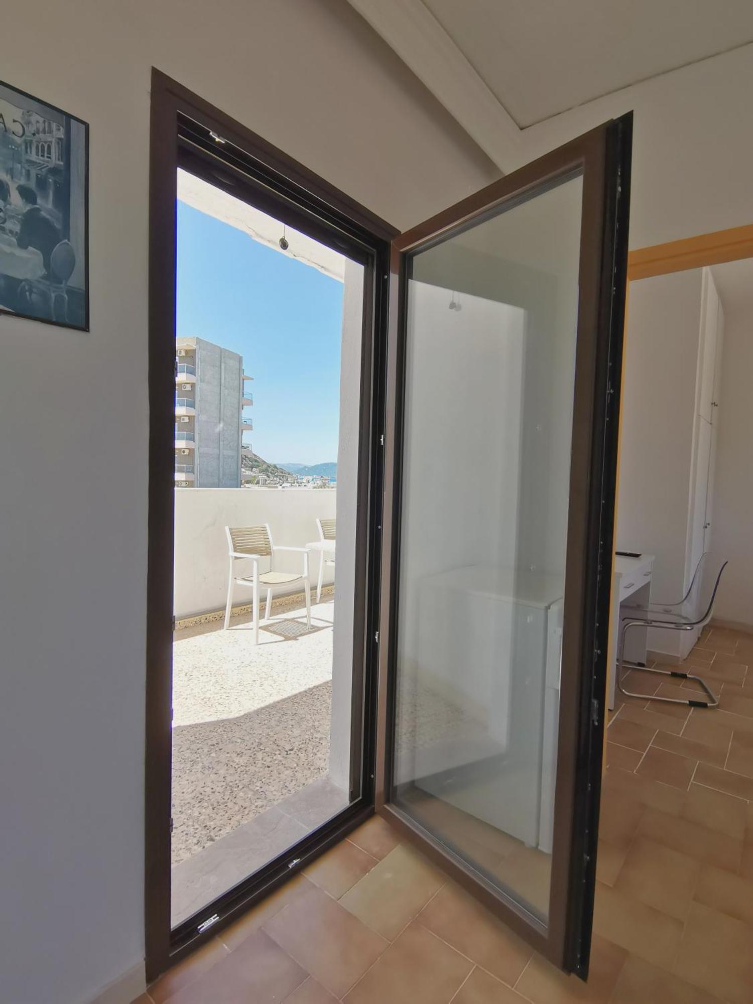 3rd Floor In Town With Sea View *